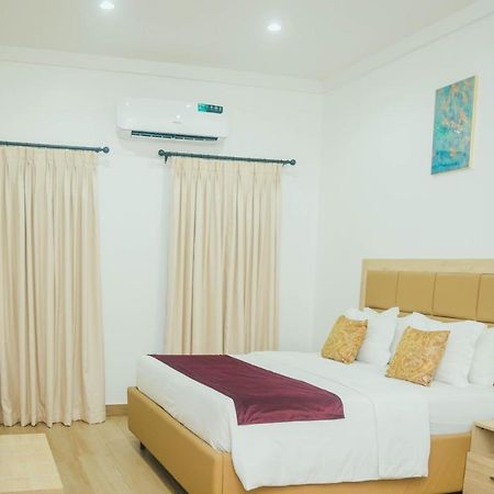 Quest Boutique Hotel Gwarinpa Exterior photo