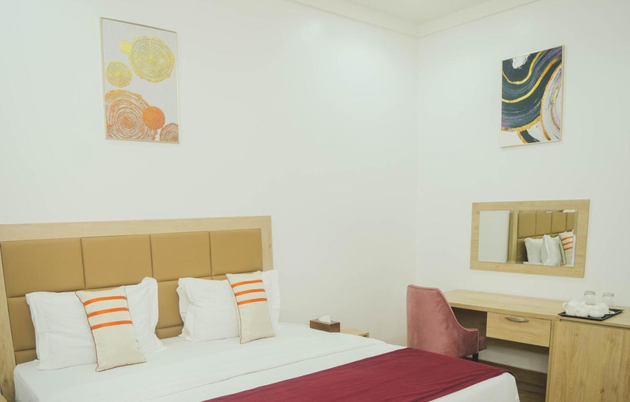 Quest Boutique Hotel Gwarinpa Exterior photo