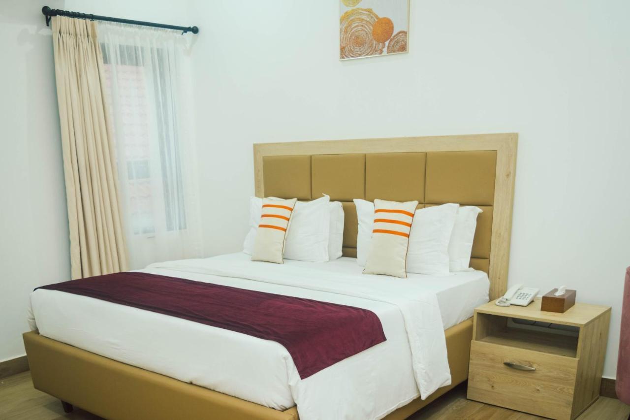 Quest Boutique Hotel Gwarinpa Exterior photo
