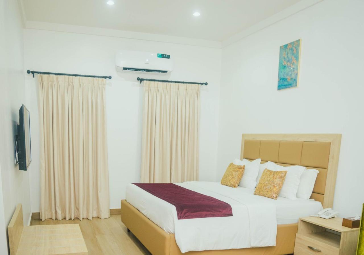Quest Boutique Hotel Gwarinpa Exterior photo