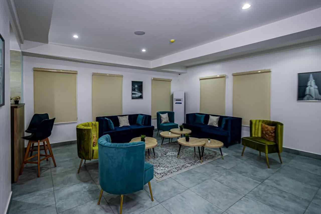Quest Boutique Hotel Gwarinpa Exterior photo