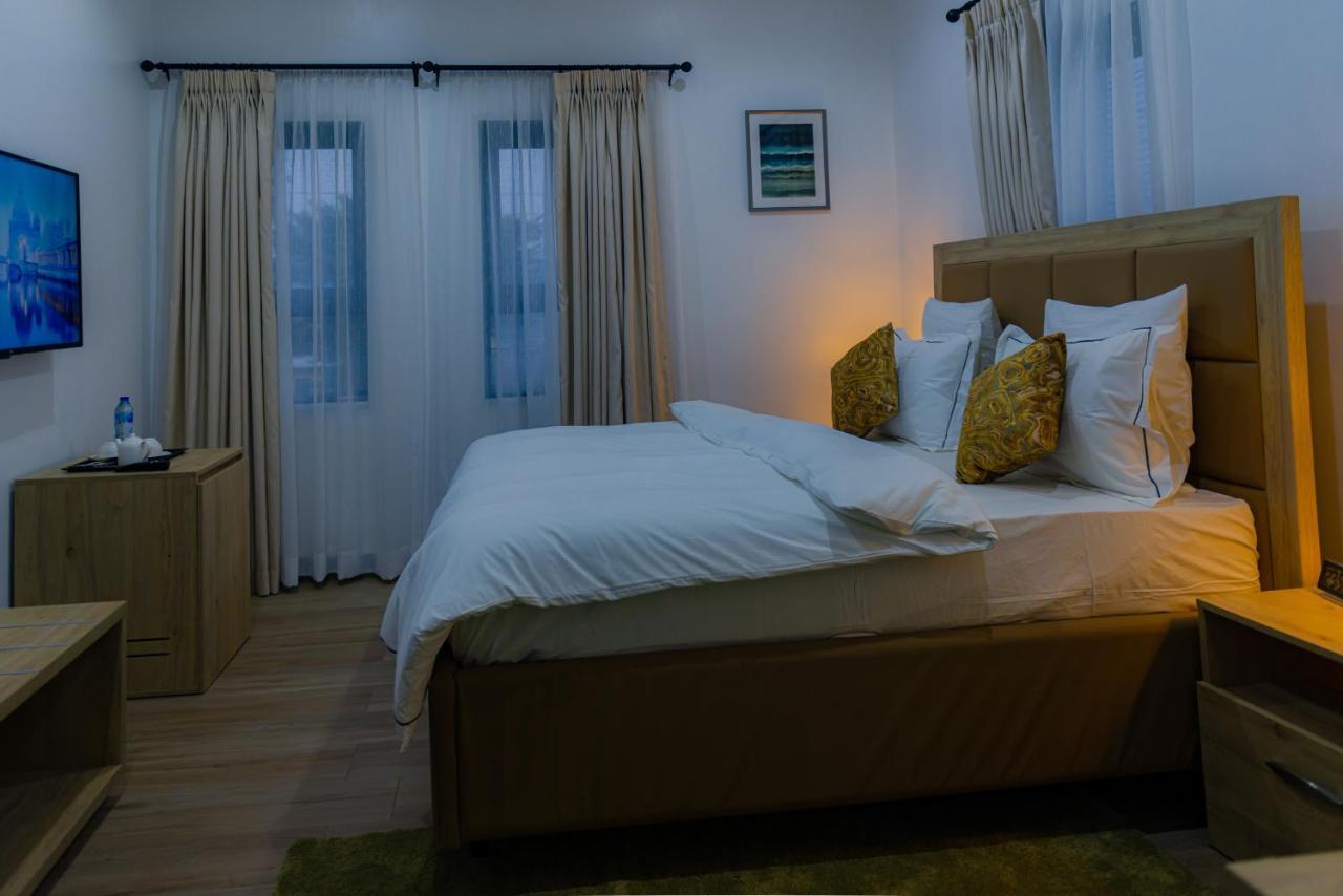 Quest Boutique Hotel Gwarinpa Exterior photo