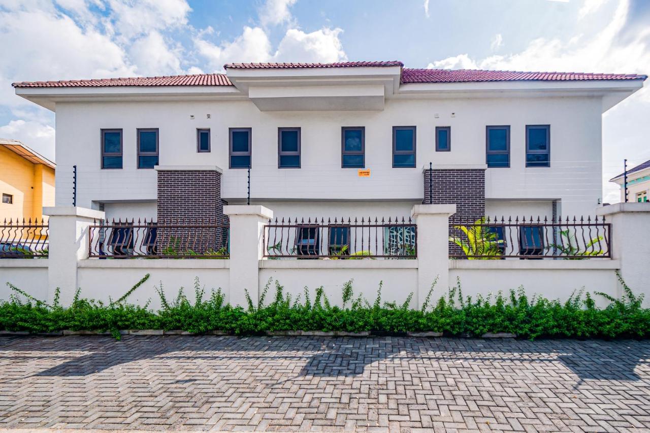 Quest Boutique Hotel Gwarinpa Exterior photo