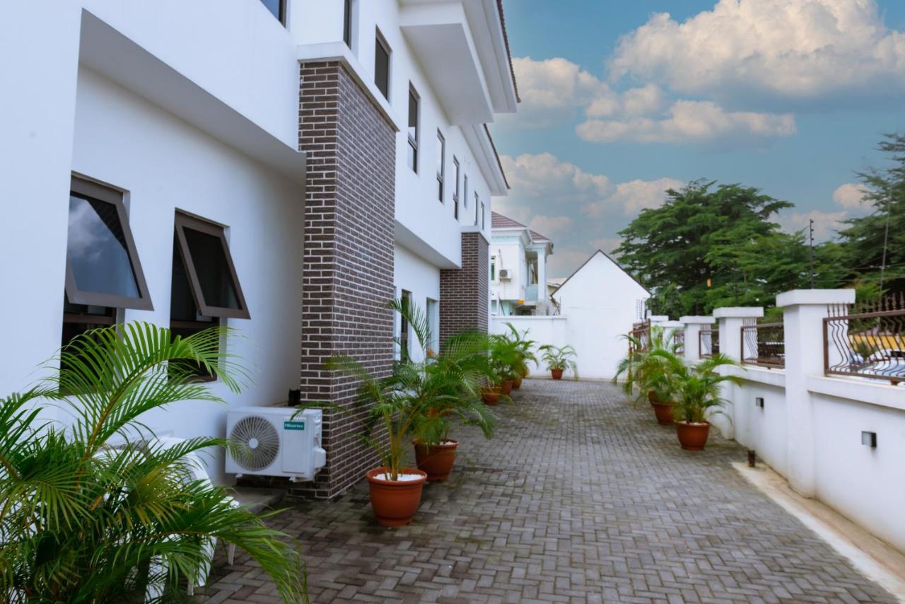 Quest Boutique Hotel Gwarinpa Exterior photo