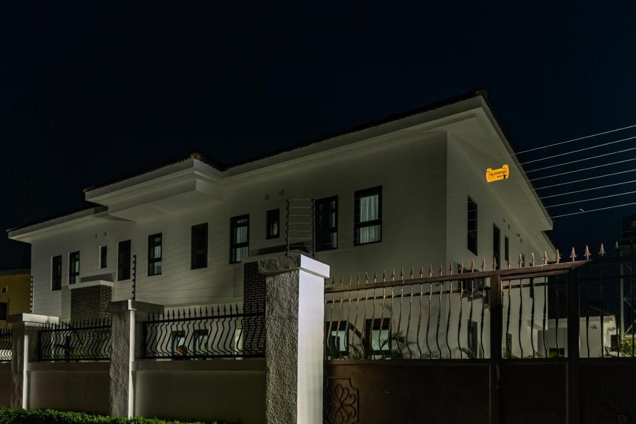 Quest Boutique Hotel Gwarinpa Exterior photo